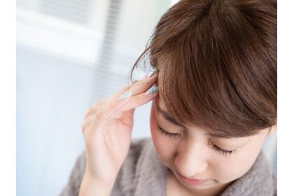 頭痛の女性2