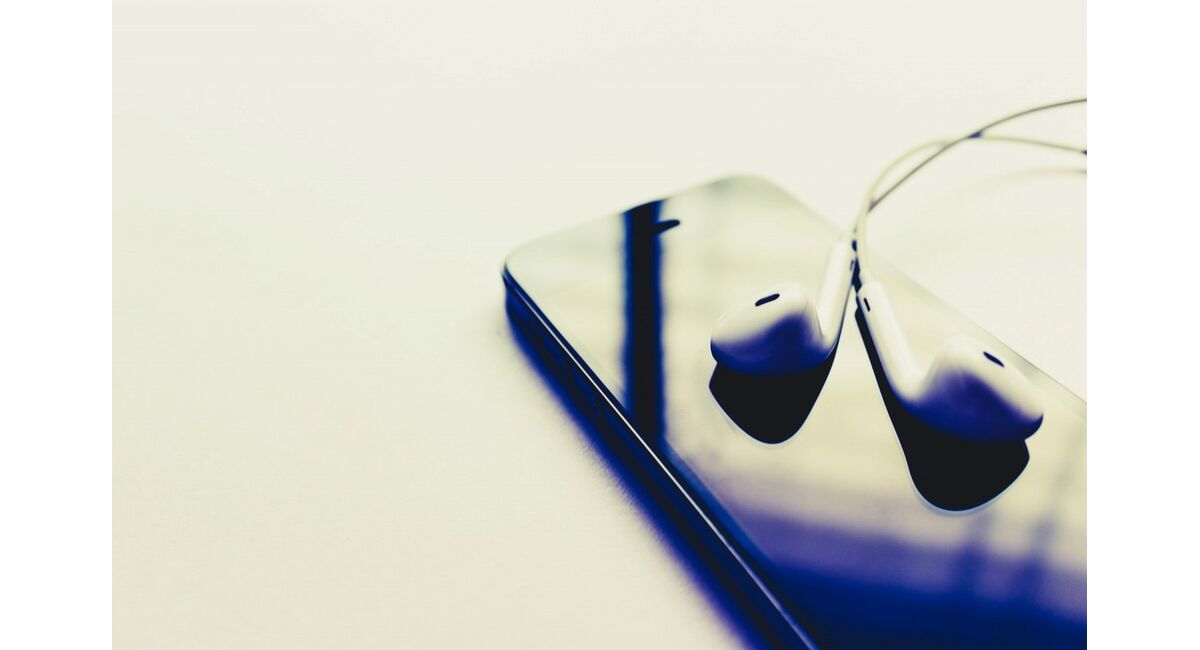 黄土よもぎ蒸しの東京サロンより ワイヤレス イヤホンの脳への影響